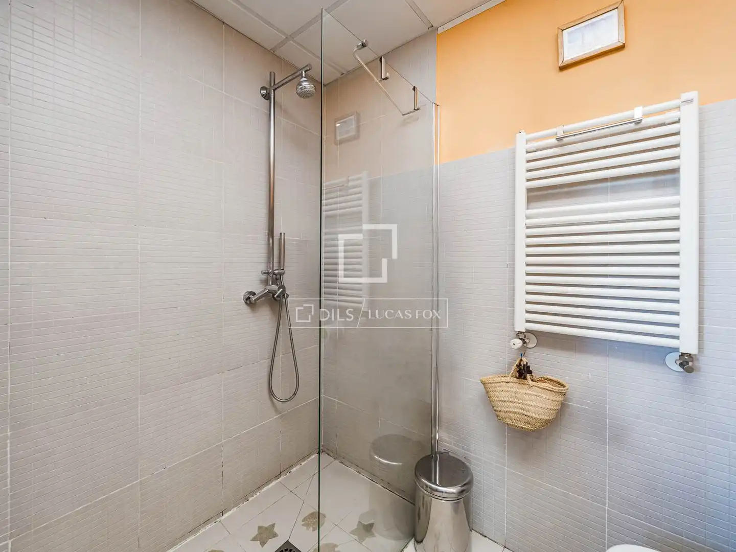 Bathroom of Attic for sale in Madrid  with Air Conditioner, Heating and Terrace