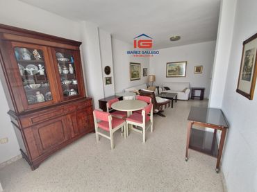 Pis amb balcó en venda a Centro - Calzada - Cabo Noval