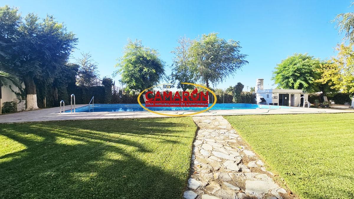 Jardí de Planta baixa en venda en  Sevilla Capital amb Balcó i Piscina comunitària
