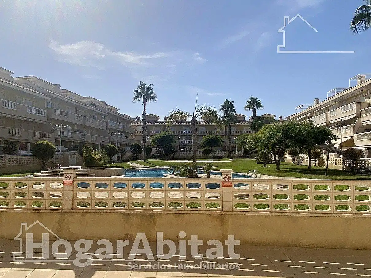 Vista exterior de Pis en venda en Santa Pola amb Aire condicionat, Calefacció i Terrassa