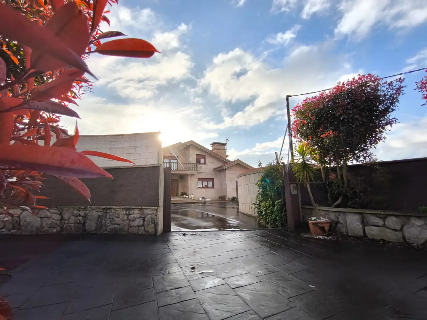 Vista exterior de Casa o xalet en venda en Cambados amb Calefacció, Jardí privat i Parquet
