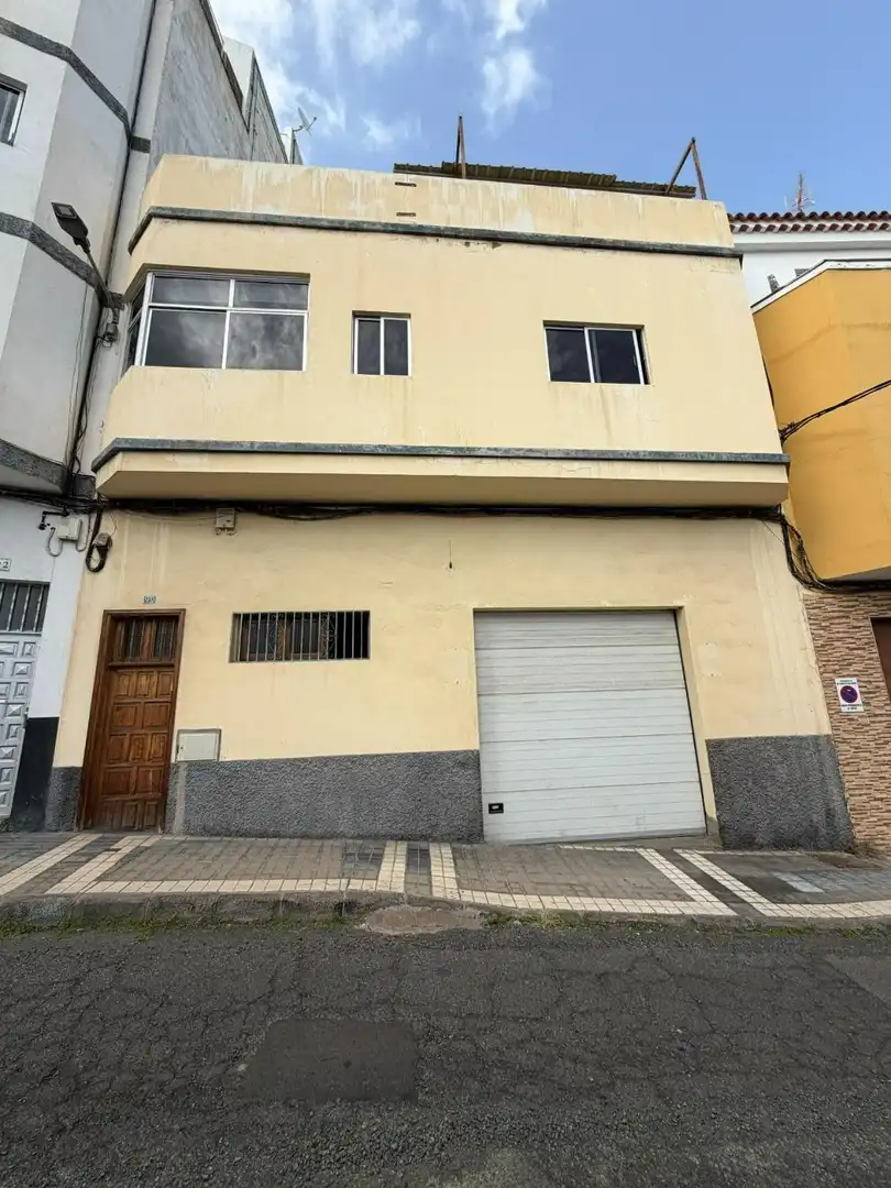Vista exterior de Casa adosada en venta en Las Palmas de Gran Canaria