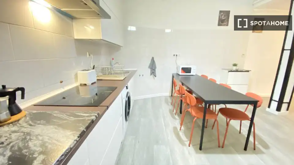 Kitchen of Flat for rent in Madrid  with Air Conditioner, Heating and Furnished