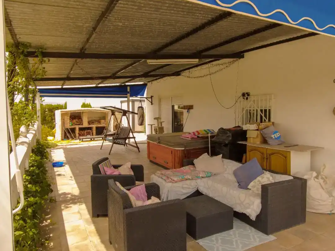 Terrassa de Finca rústica en venda en Villena amb Piscina