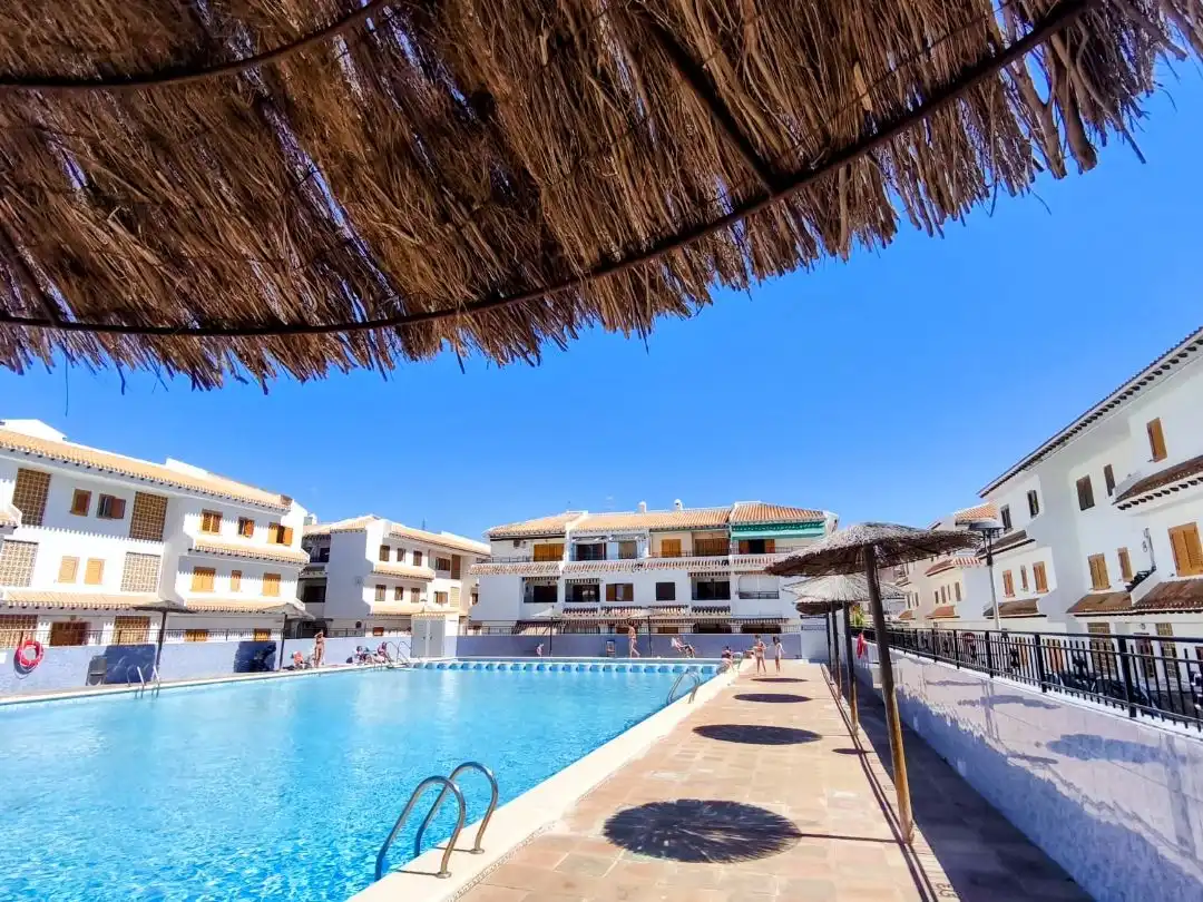 Flat with pool for sale in AVENIDA DE RONDA 100