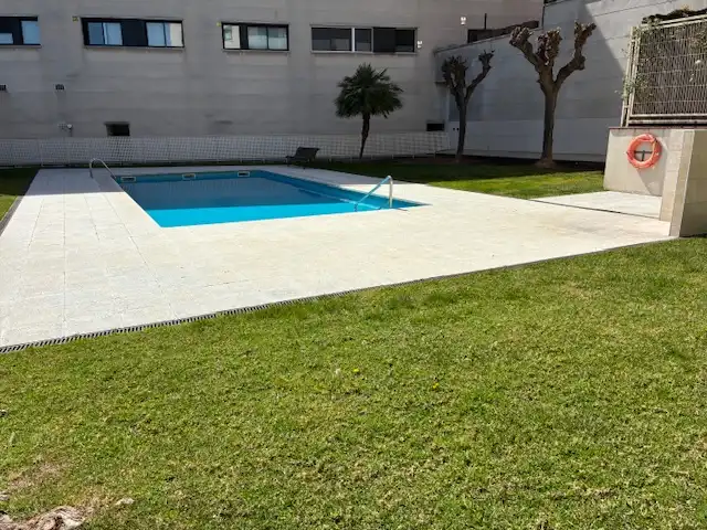 Swimming pool of Flat for sale in Sant Feliu de Llobregat  with Air Conditioner, Heating and Private garden