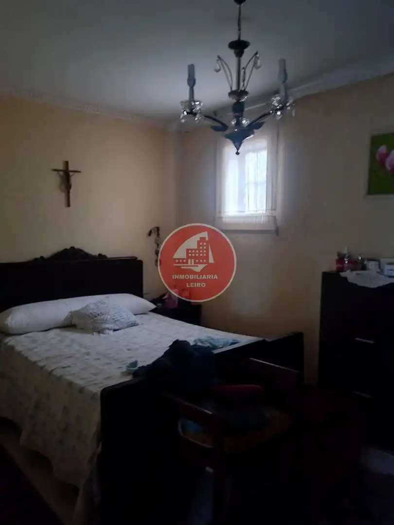 Dormitori de Casa o xalet en venda en Pontevedra Capital  amb Piscina comunitària