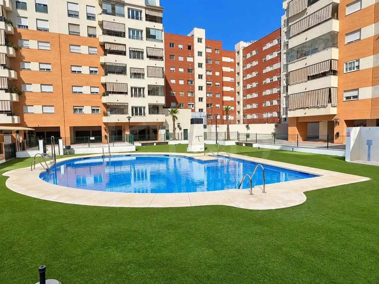Piscina de Piso en venta en Carretera de Cádiz