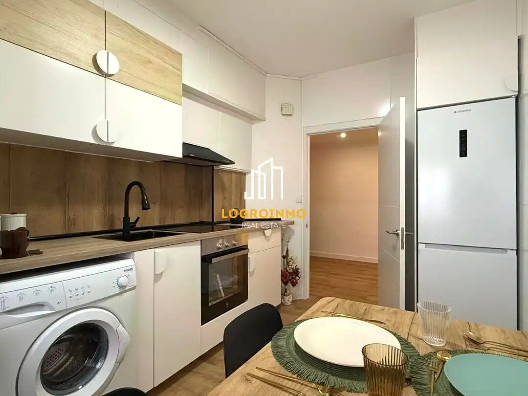 Cocina de Piso en venta en  Logroño con Calefacción, Trastero y Amueblado