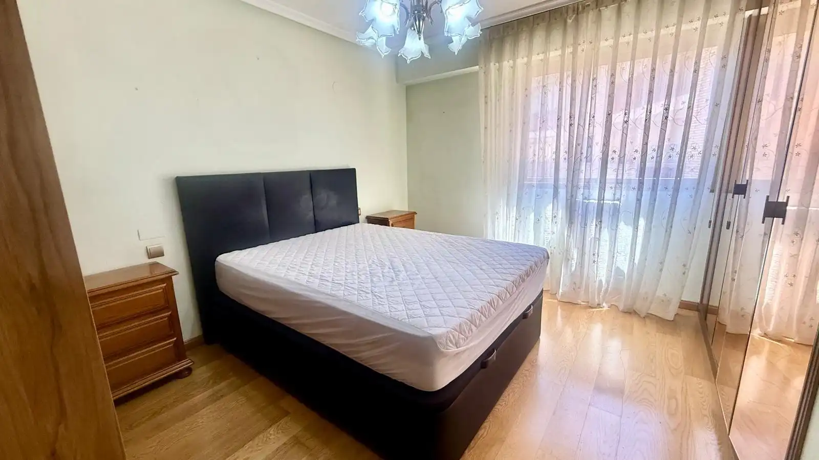 Bedroom of Flat for rent in Zaragoza  with Air Conditioner, Heating and Parquet flooring