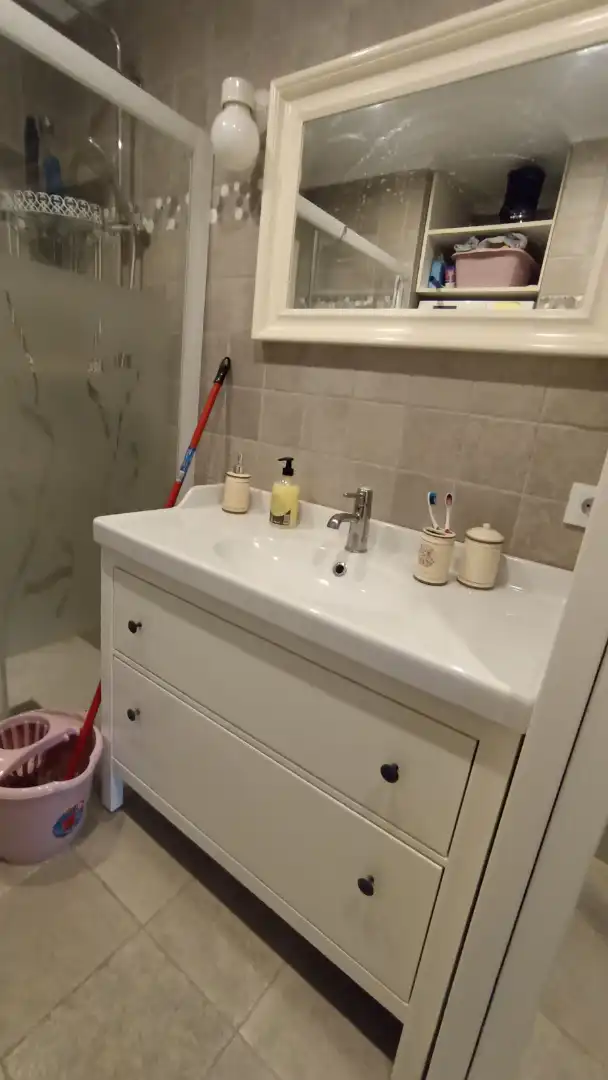 Badezimmer von Wohnung zum Verkauf in Empuriabrava mit Klimaanlage, Heizung und Möbliert