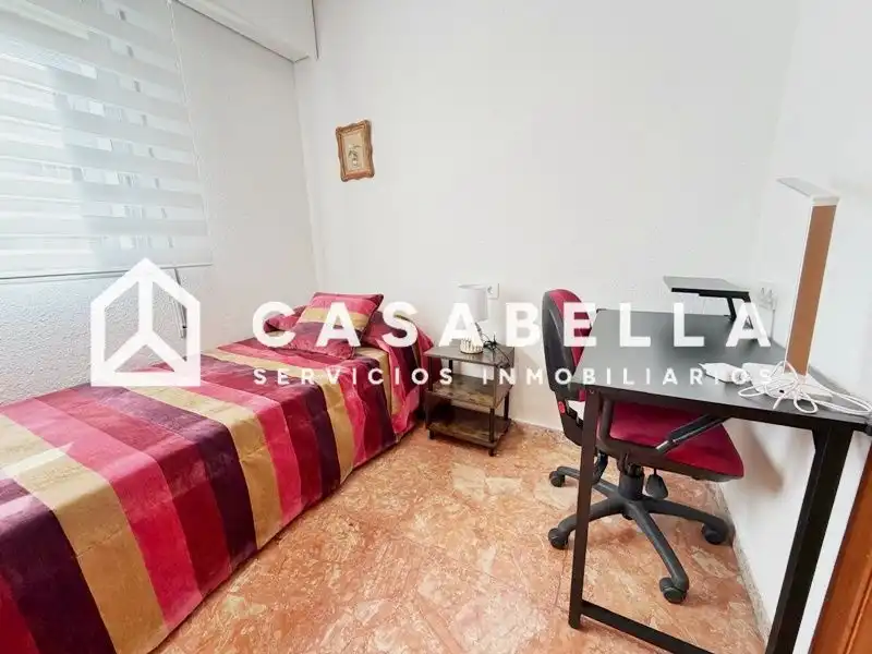 Schlafzimmer von Wohnung zur Miete in Valencia mit Klimaanlage, Heizung und Terrasse