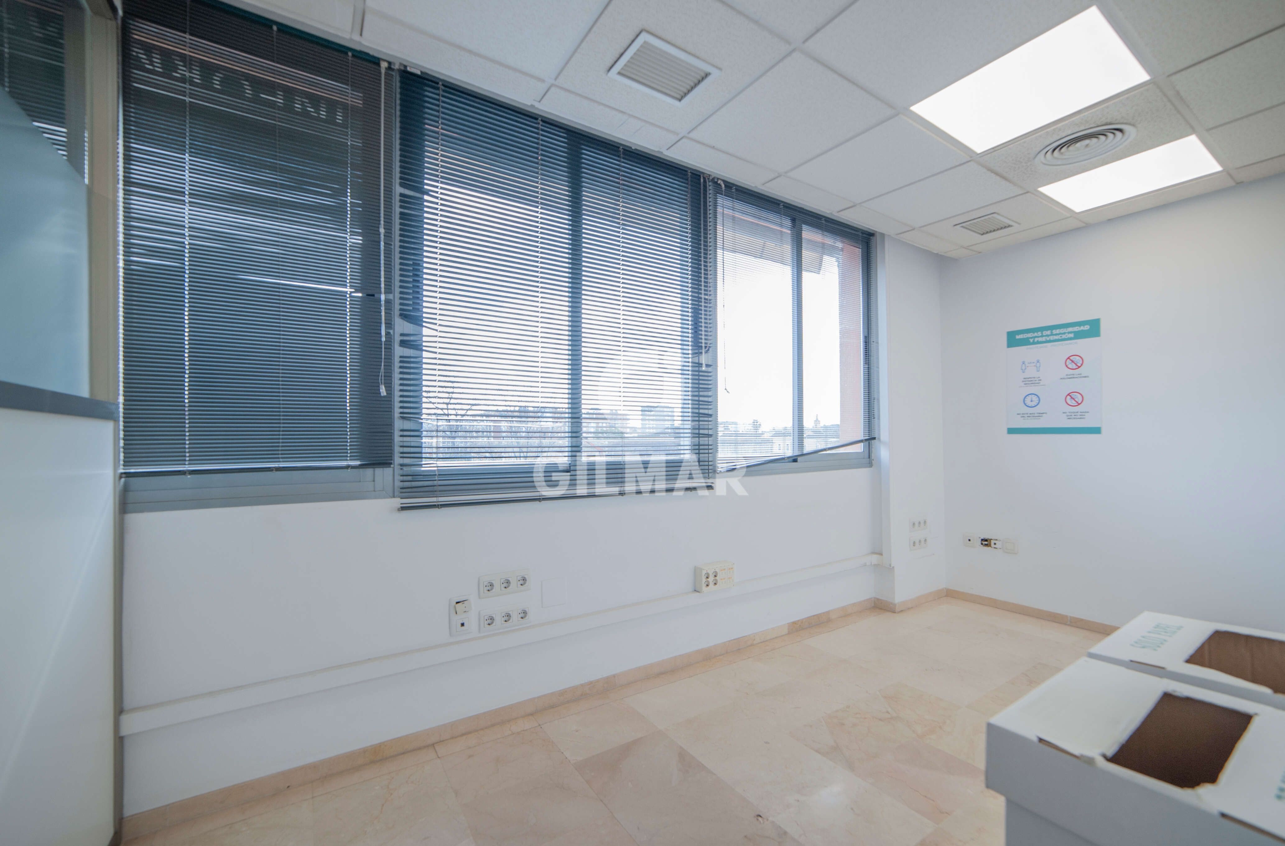 Office for sale in  Sevilla Capital