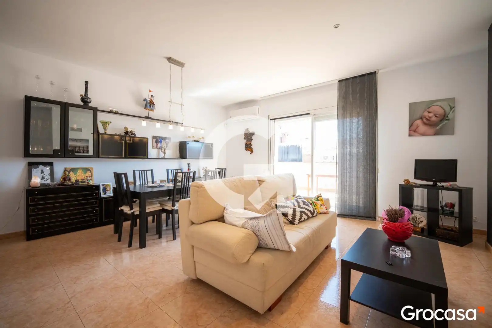Sala de estar de Casa adosada en venta en Mataró con Aire acondicionado, Calefacción y Jardín privado