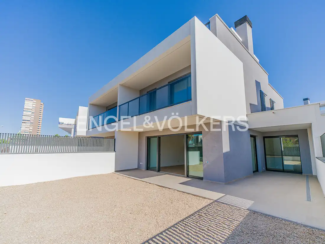 Villa avec terrasse à louer à Carrer ĽAmfora 2