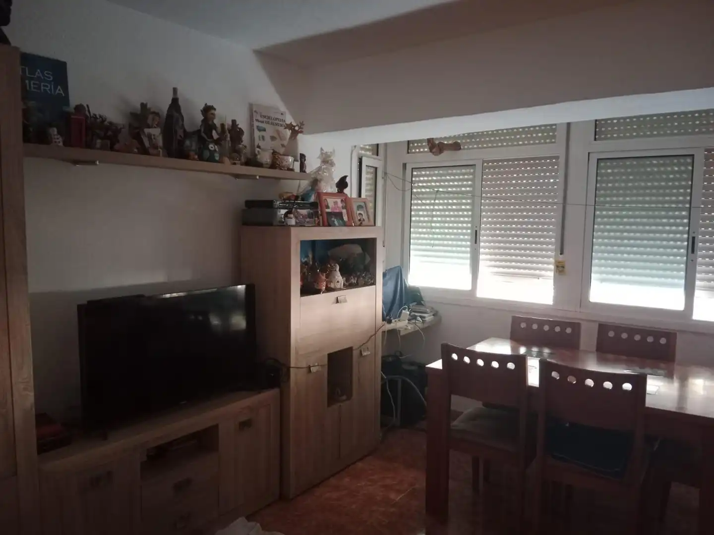 Sala d'estar de Pis en venda en Almería amb Calefacció, Terrassa i Moblat