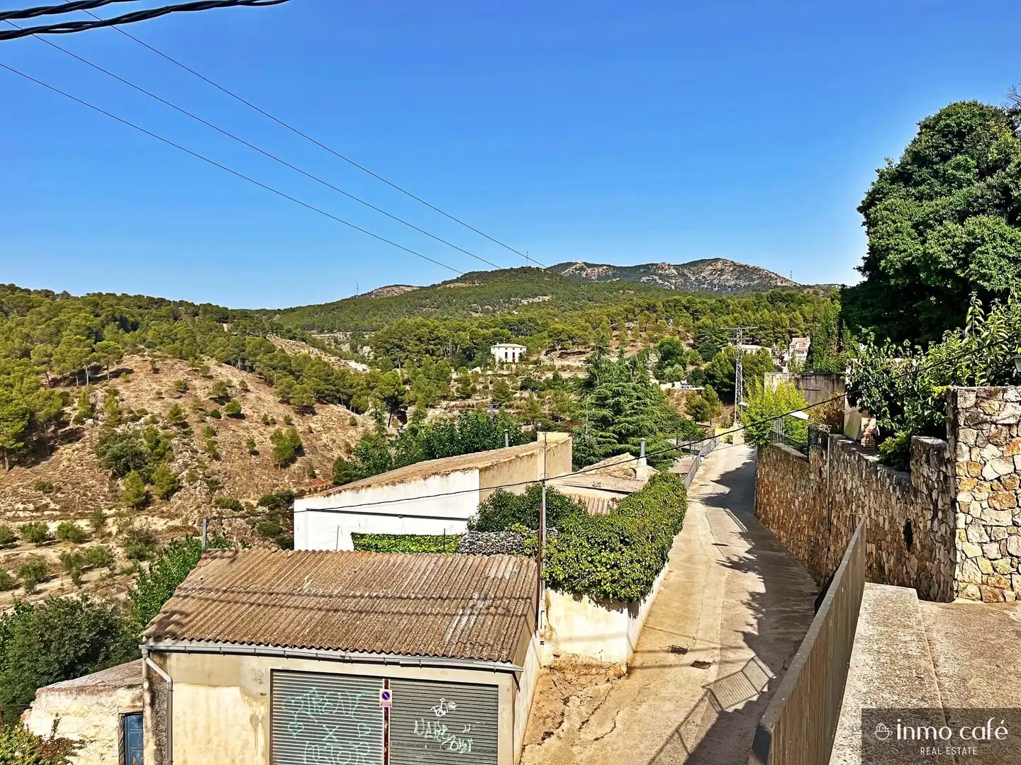 Vista exterior de Casa adosada en venda en Biar