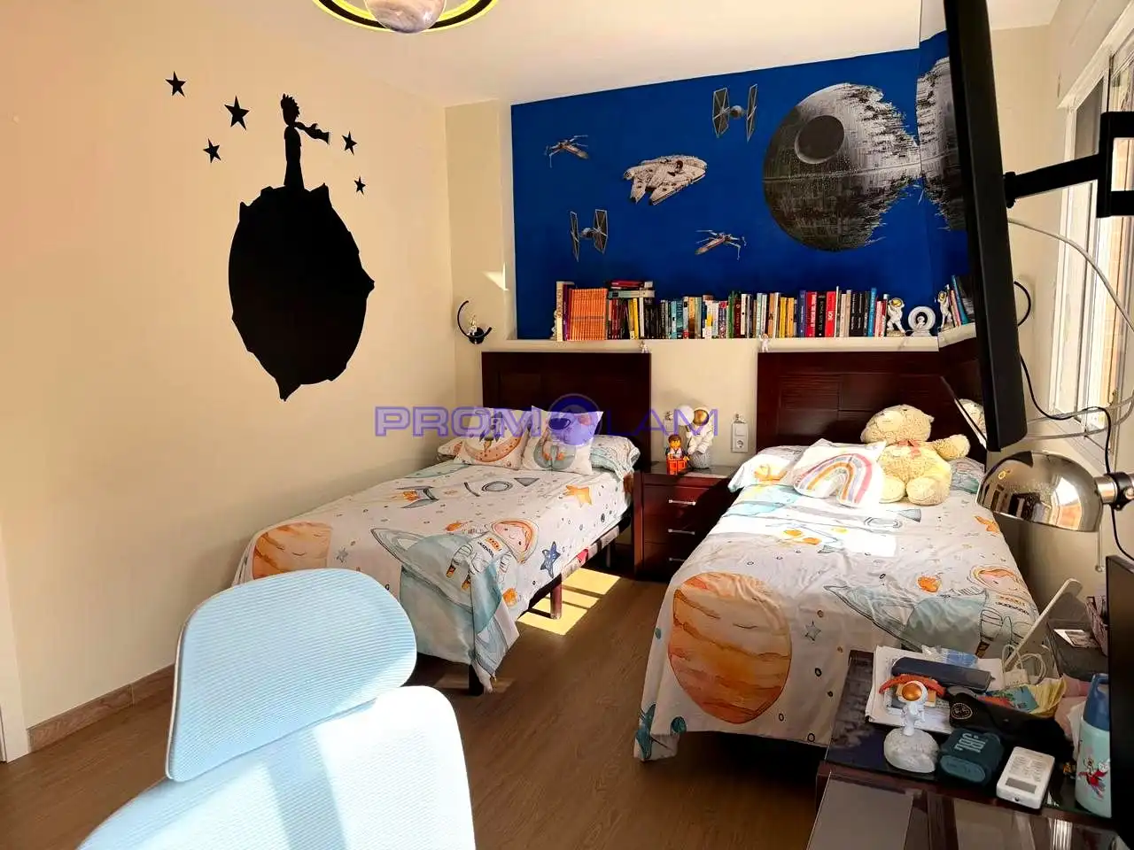 Dormitori de Casa o xalet en venda en Coria del Río amb Aire condicionat, Terrassa i Piscina