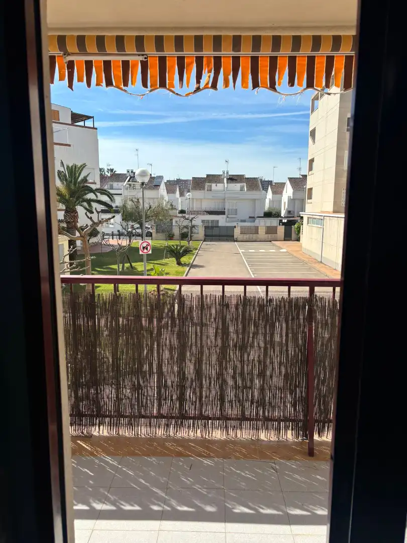 Vista exterior de Pis en venda en Sagunto / Sagunt amb Aire condicionat, Jardí privat i Terrassa