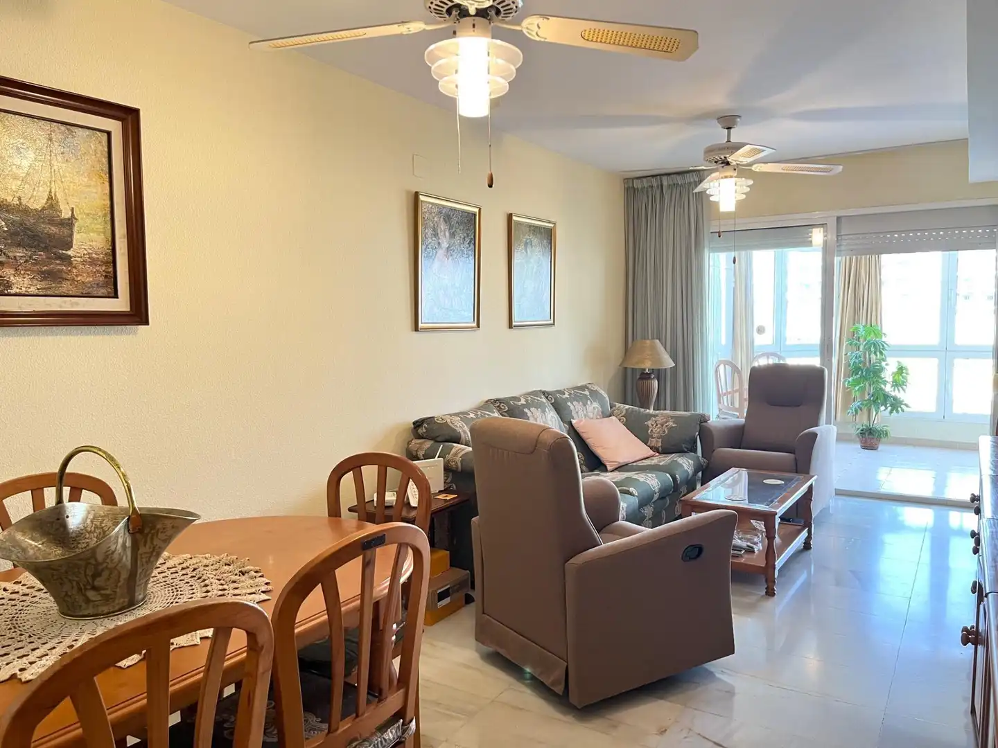 Wohnzimmer von Wohnungen zum Verkauf in Fuengirola mit Gemeinschaftspool
