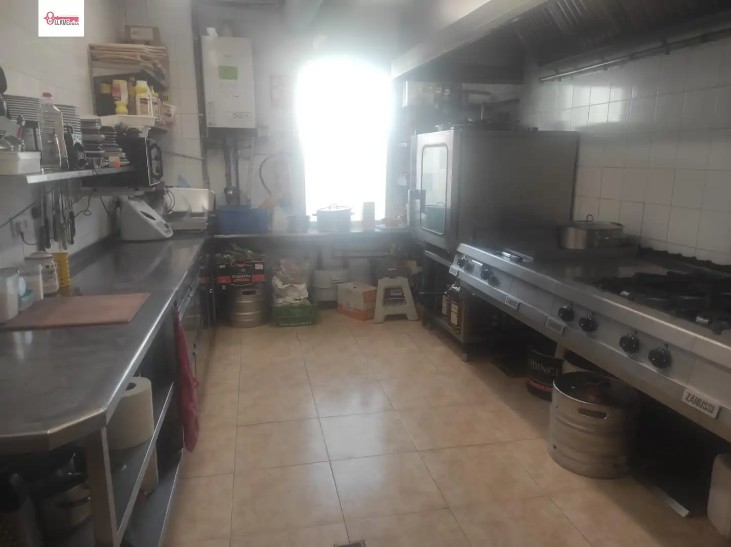 Cuina de Local en venda en Burgos amb Aire condicionat i Moblat
