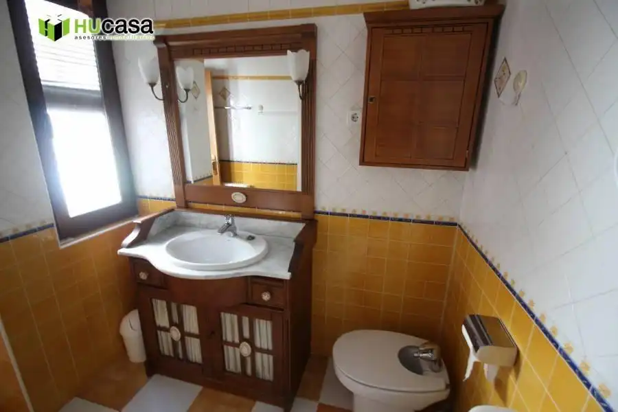 Baño de Piso en venta en Toledo con Aire acondicionado, Calefacción y Balcón