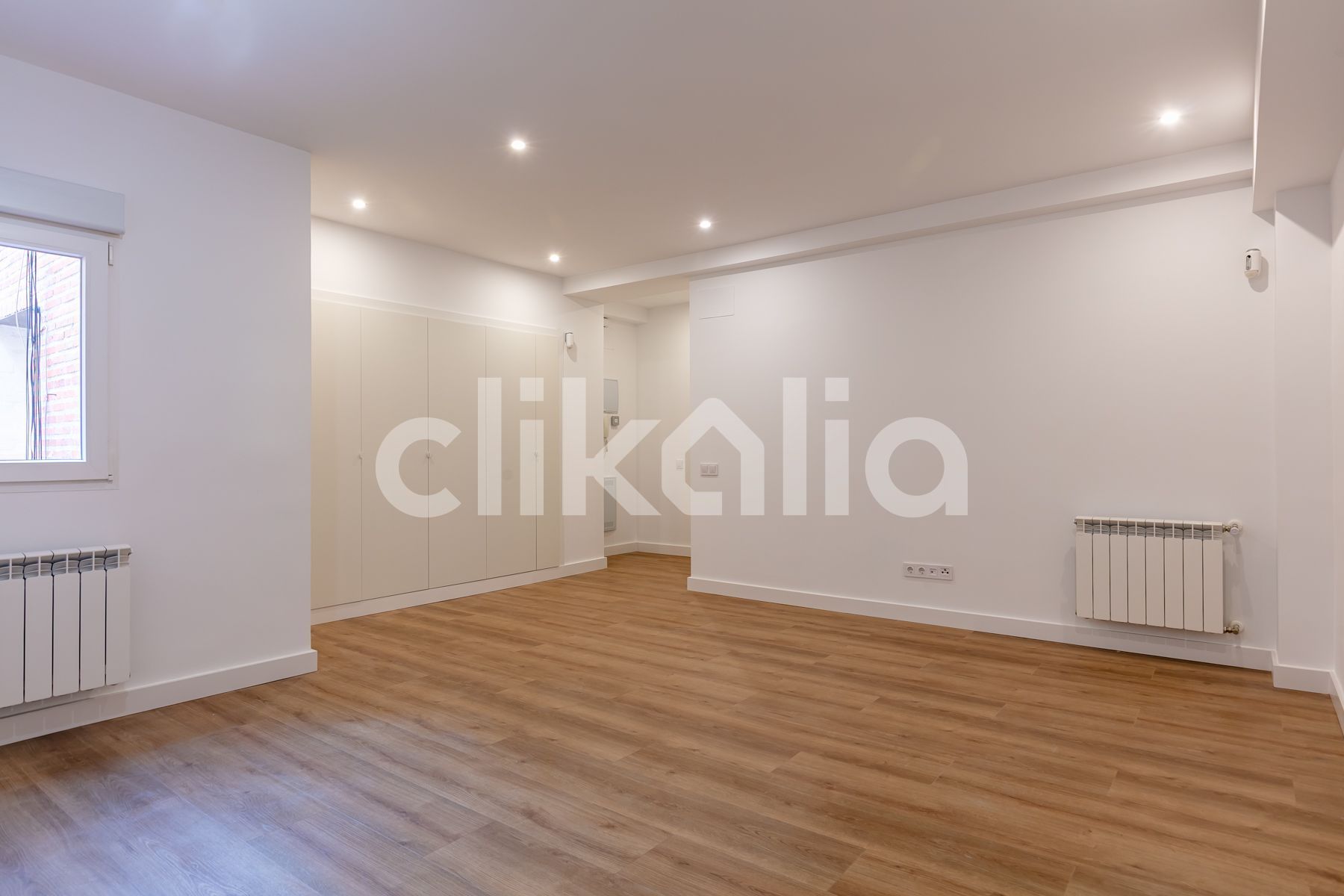Bedroom of Flat for sale in  Madrid Capital  with Air Conditioner and Heating