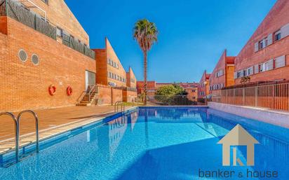 Swimming pool of Flat for sale in Cerdanyola del Vallès  with Heating, Parquet flooring and Terrace