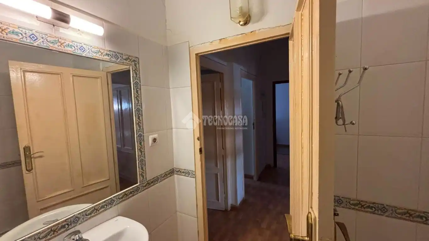 Dormitori de Edifici en venda en Jaén
