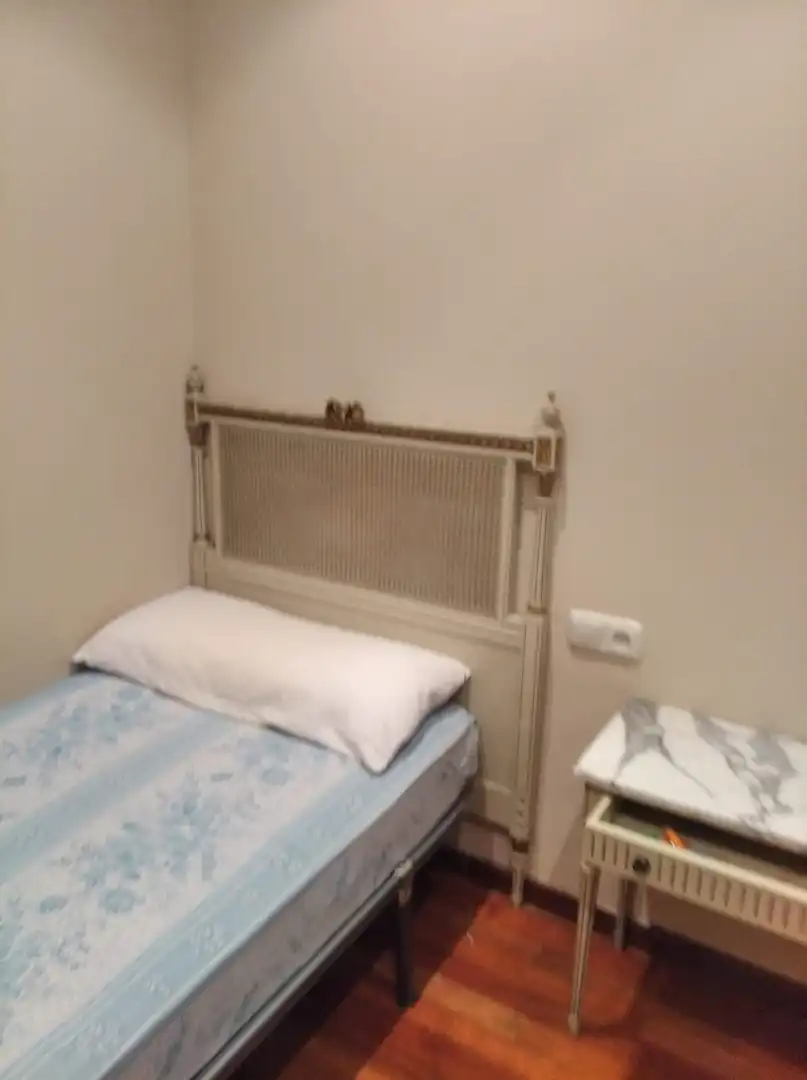 Bedroom of Flat for rent in Santiago de Compostela   with Pets allowed
