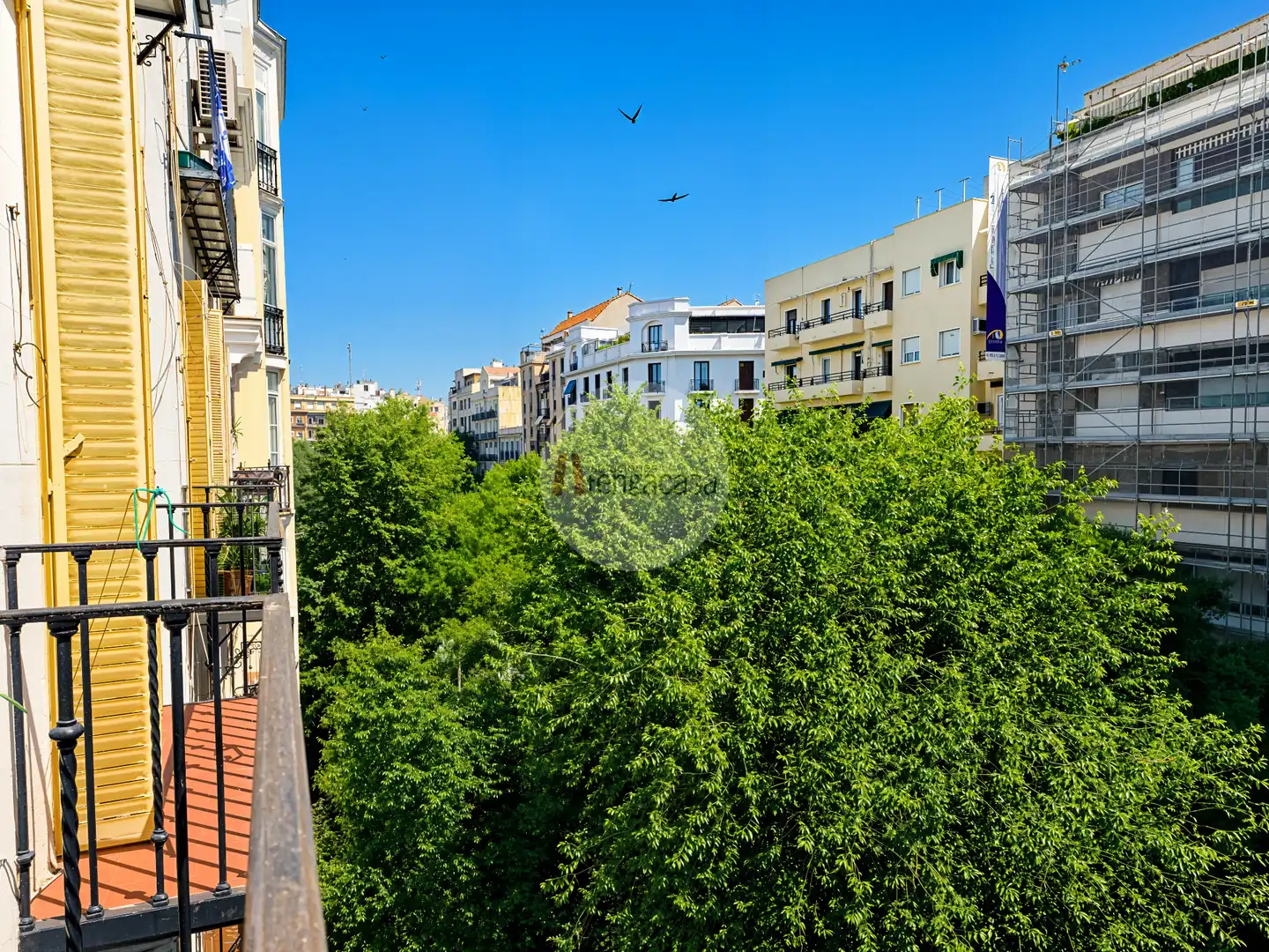 Vista exterior de Pis en venda en Madrid amb Calefacció, Parquet i Balcó