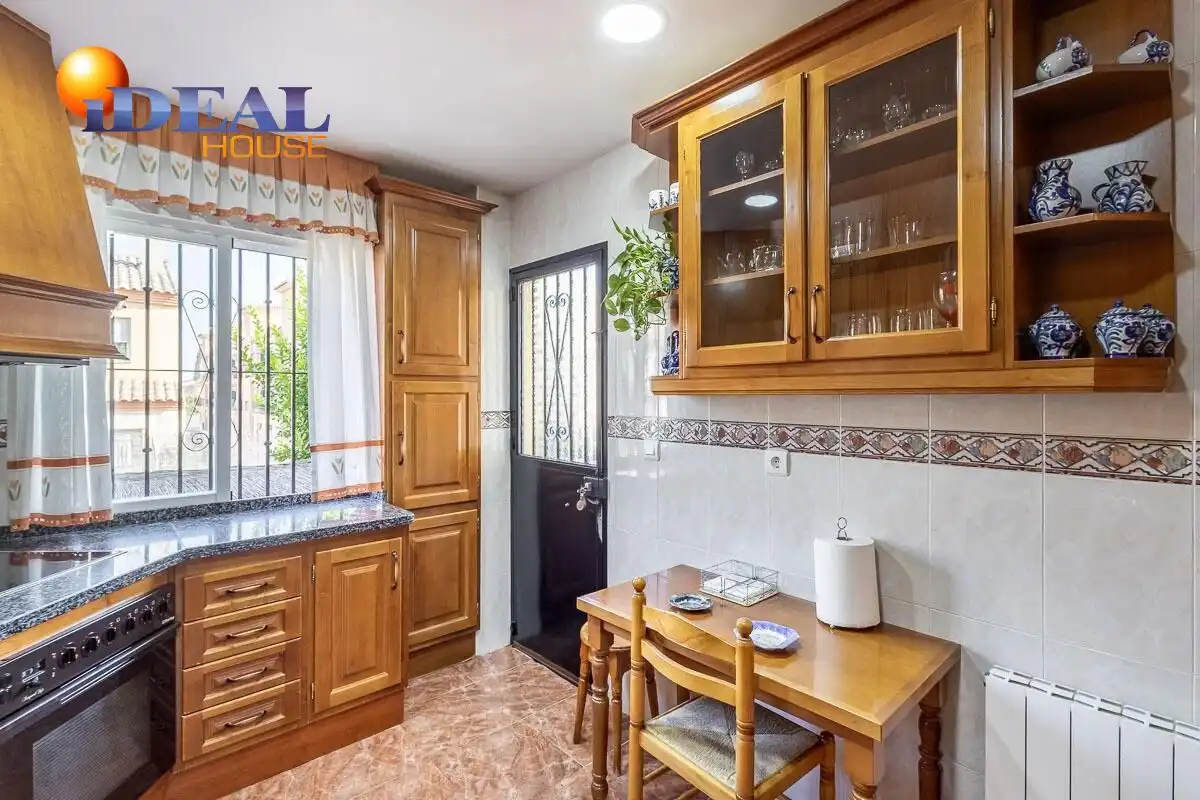 Home with pool for sale in Calle CARLOS CANO (HI), imagen 11