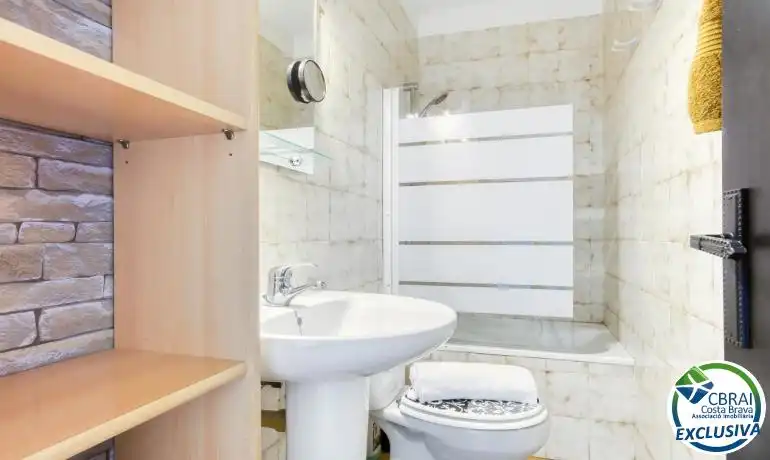 Baño de Estudio en venta en Empuriabrava con Aire acondicionado, Calefacción y Terraza
