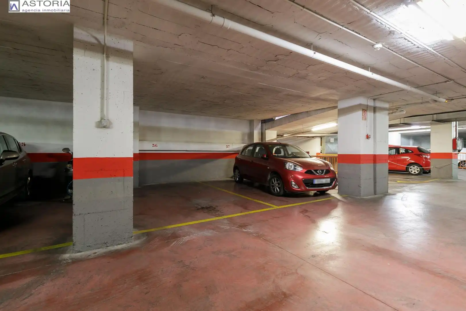 Parking of Flat for sale in Granada  with Air Conditioner, Heating and Terrace