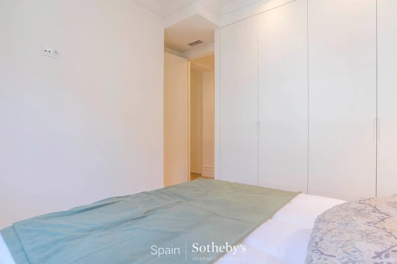 Schlafzimmer von Wohnungen zum Verkauf in Madrid mit Klimaanlage und Heizung