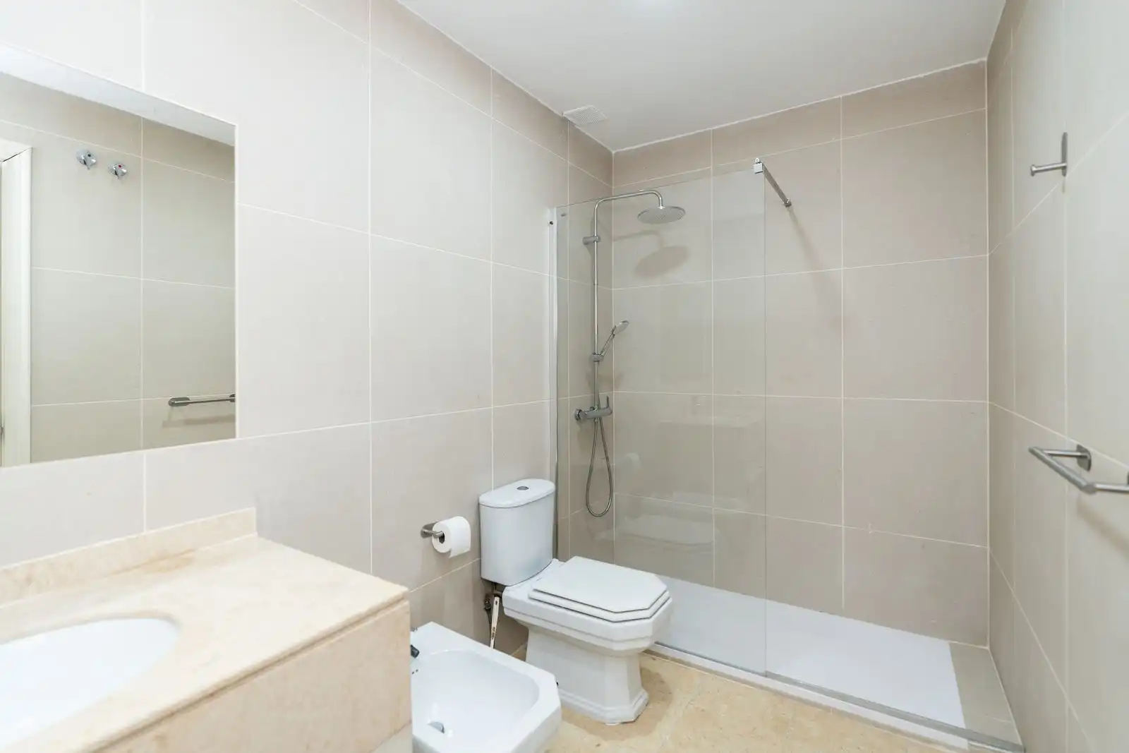 Baño de Ático en venta en Estepona con Aire acondicionado, Terraza y Amueblado