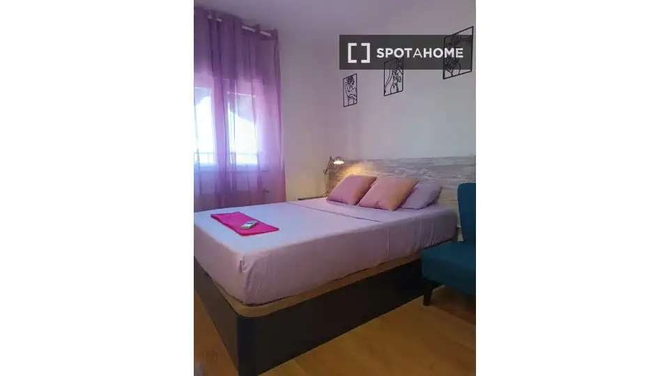 Bedroom of Flat for rent in Madrid  with Air Conditioner, Heating and Furnished