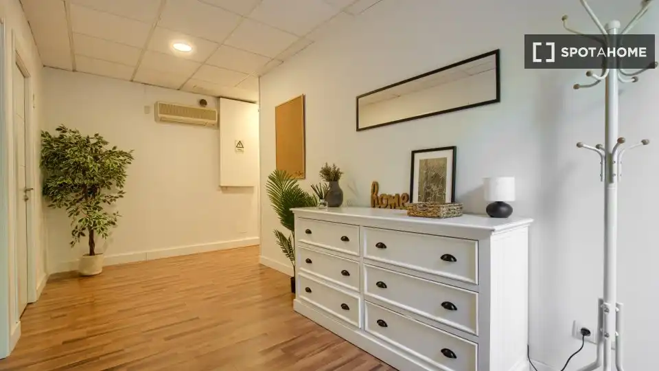 Room in Conde Orgaz - Piovera