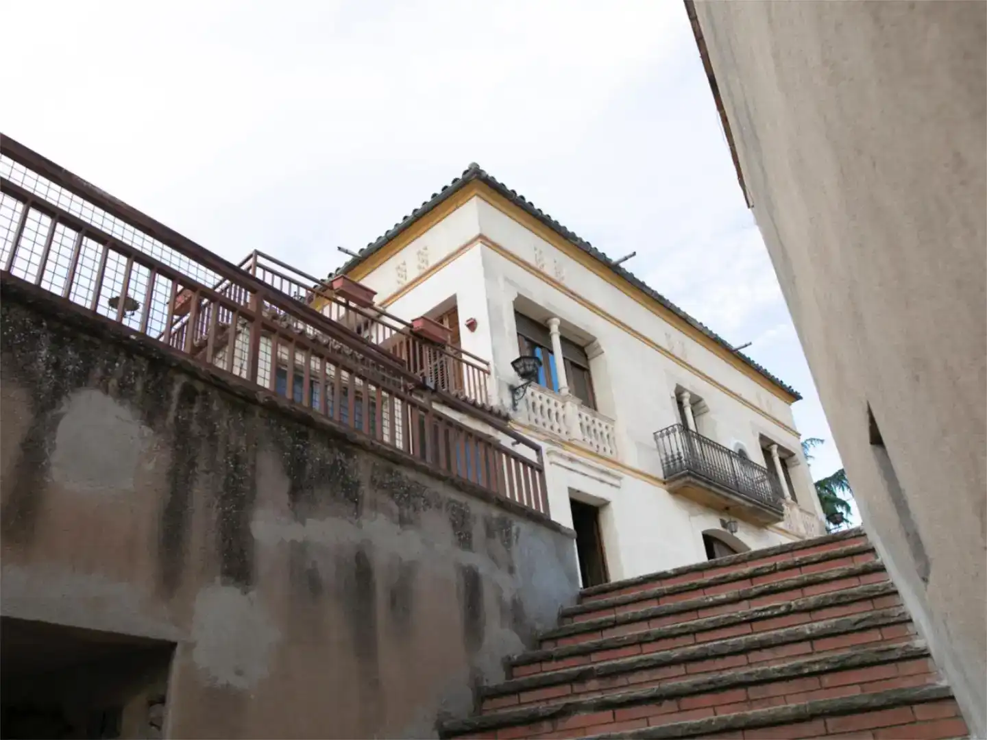 Vista exterior de Finca rústica en venda en Manresa amb Piscina i Balcó