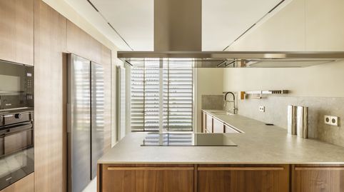 Piso renovado en Av. Pedralbes con garaje