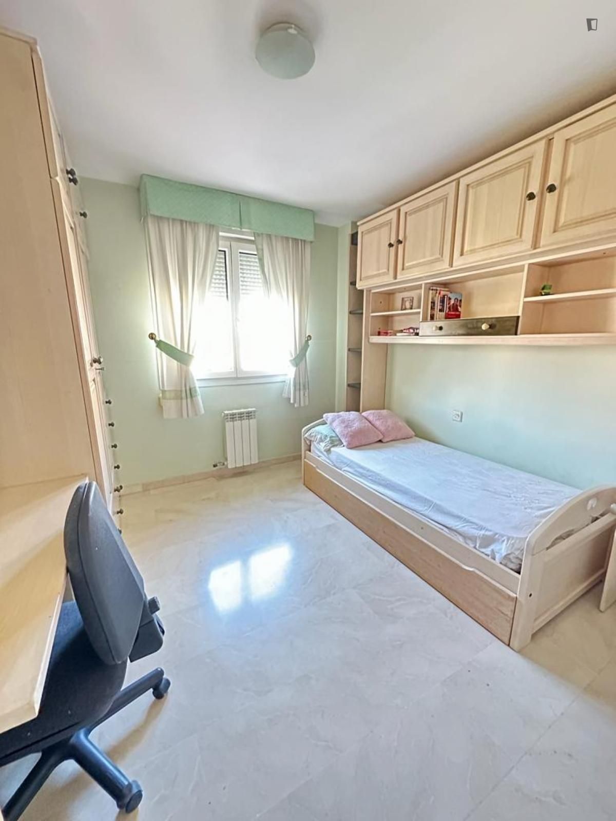 Apartment to share in Barrio de Zaidín