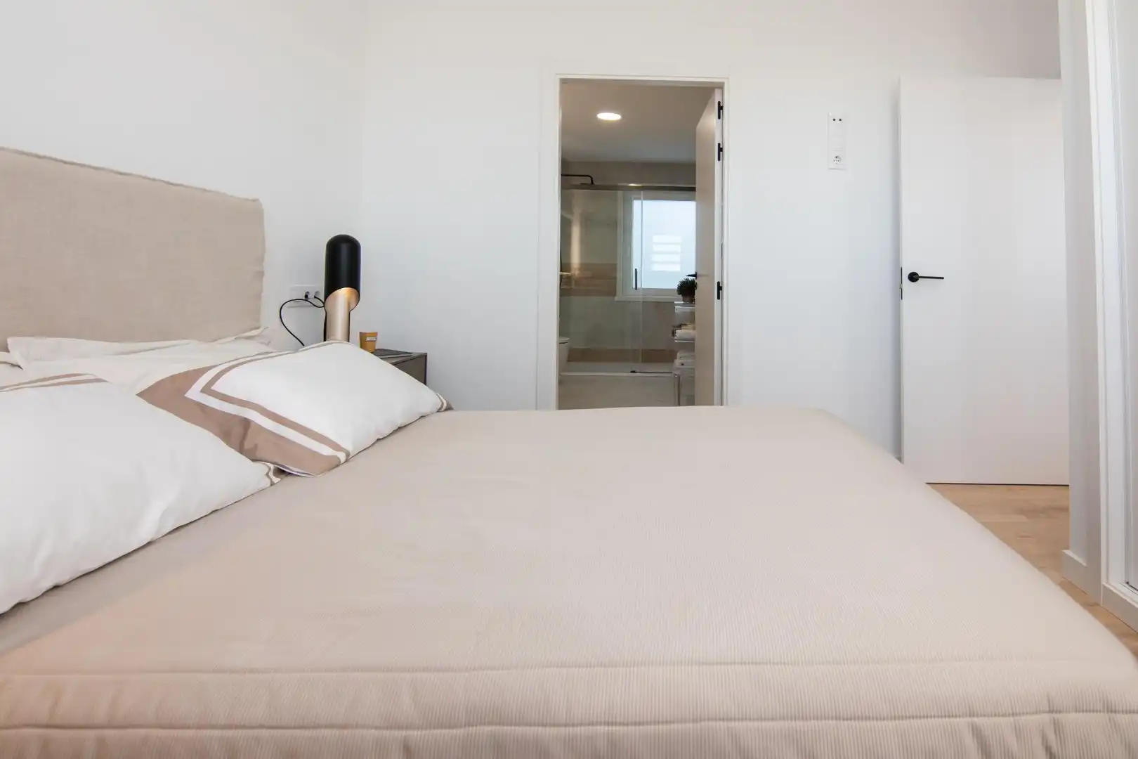 Habitación de Ático en venta en A Coruña Capital  con Calefacción y Terraza