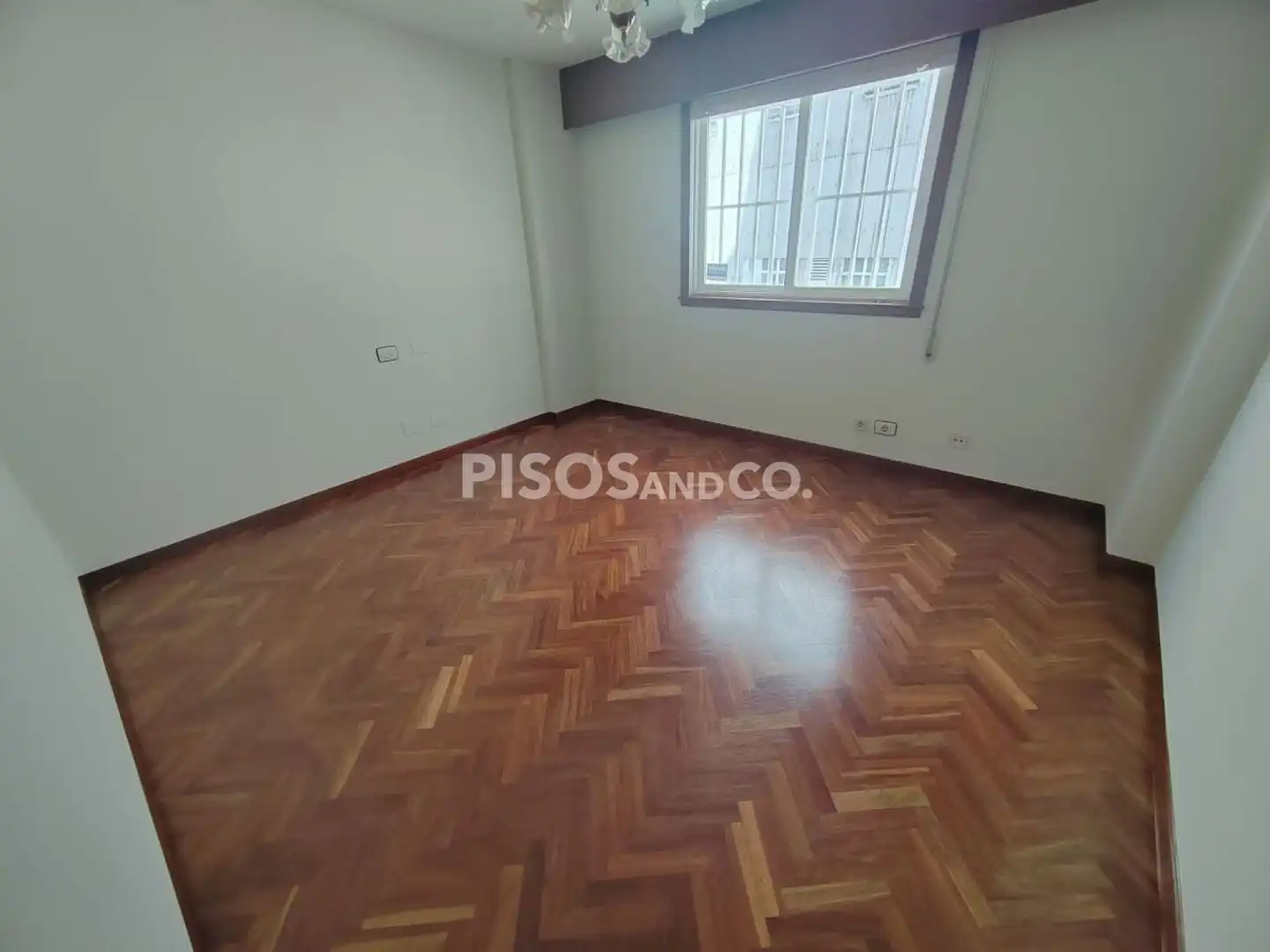 Piso en venta en A Coruña Capital  con Calefacción y Trastero