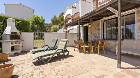 Foto 3 de Casa adosada en venta en Avenida del Golf, 20, Riviera del Sol, Mijas