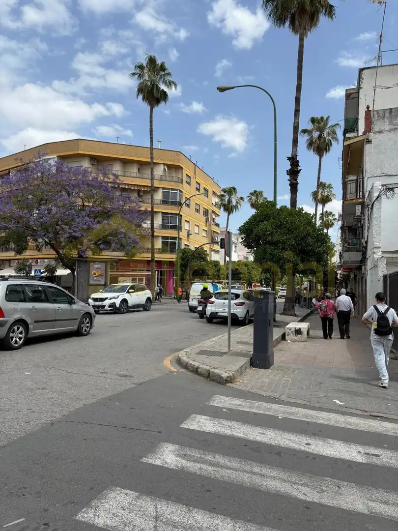 Vista exterior de Pis de lloguer en Sevilla amb Aire condicionat