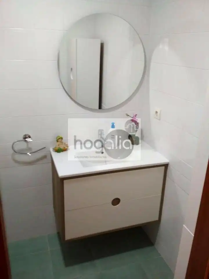 Baño de Piso de alquiler en Sevilla con Aire acondicionado, Amueblado y Balcón