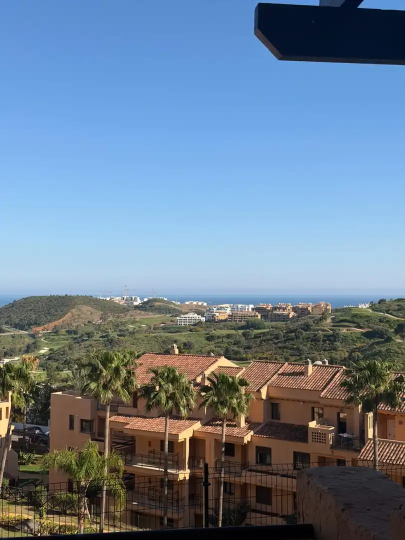 Vista exterior de Ático en venta en Mijas con Aire acondicionado, Jardín privado y Trastero