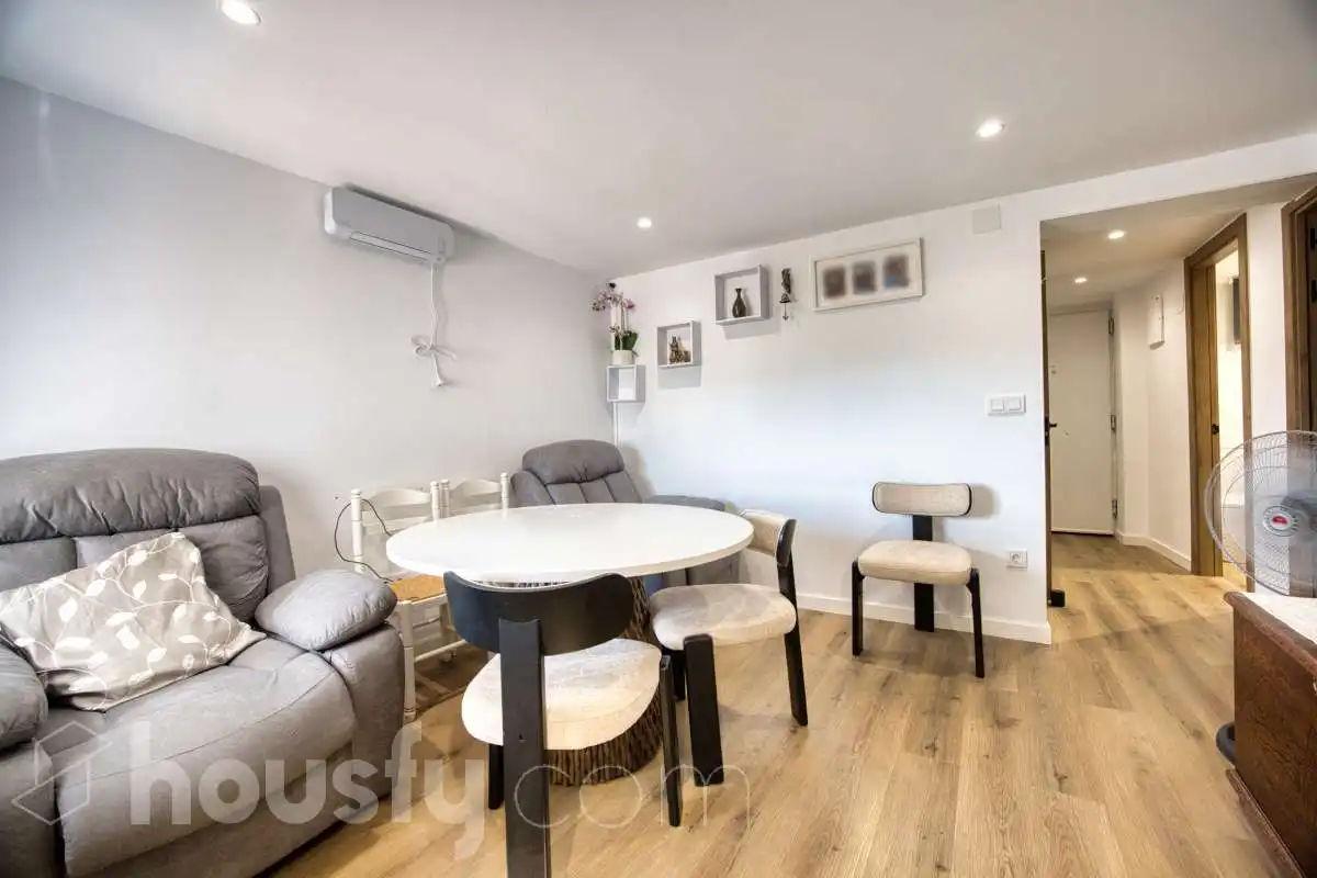 Sala d'estar de Casa o xalet en venda en Castalla amb Terrassa i Moblat