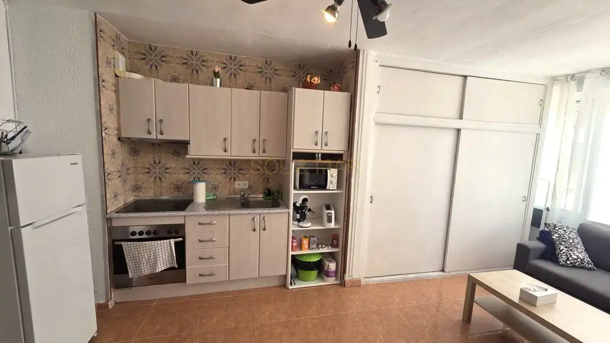 Cuina de Apartament en venda en Torremolinos amb Aire condicionat, Calefacció i Moblat