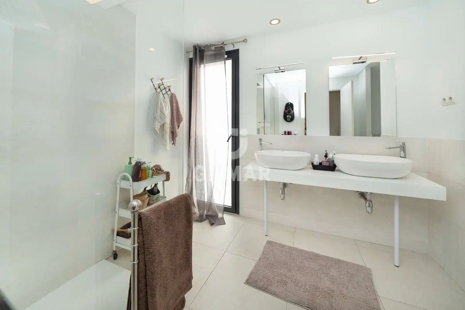 Bathroom of Flat for sale in Madrid  with Heating, Private garden and Storage room